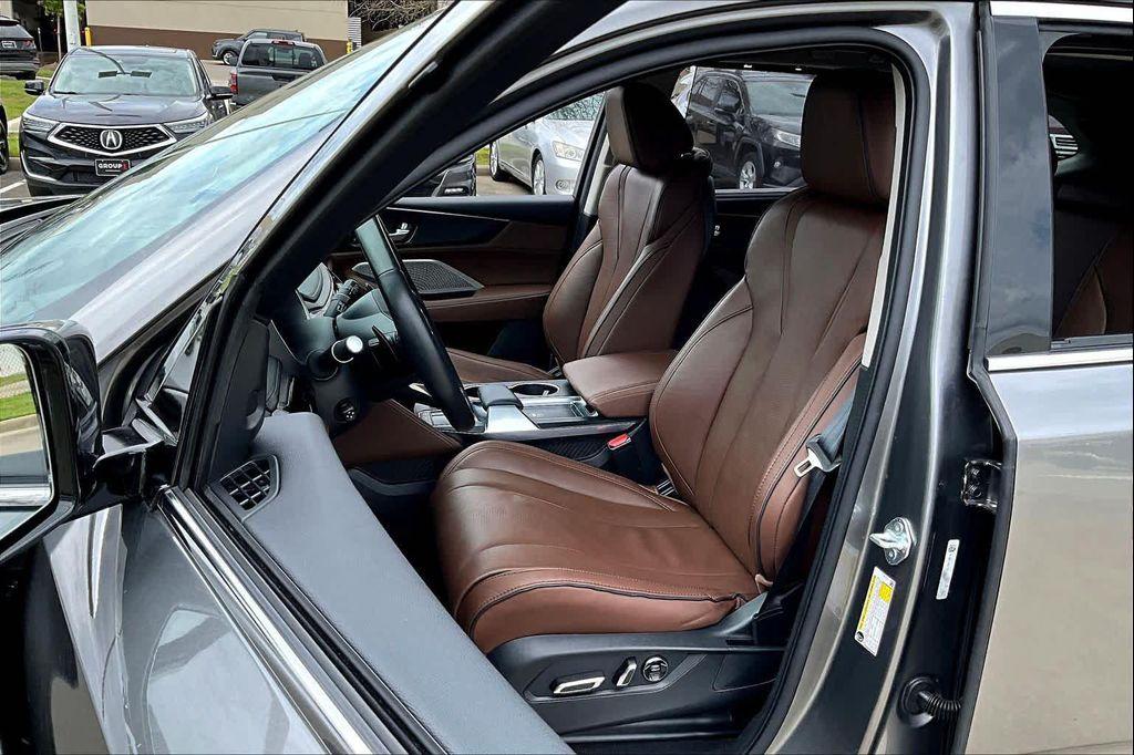 used 2023 Acura MDX car, priced at $43,215