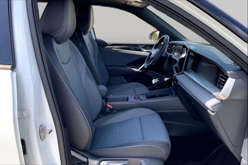 used 2025 Volkswagen Tiguan car, priced at $35,215