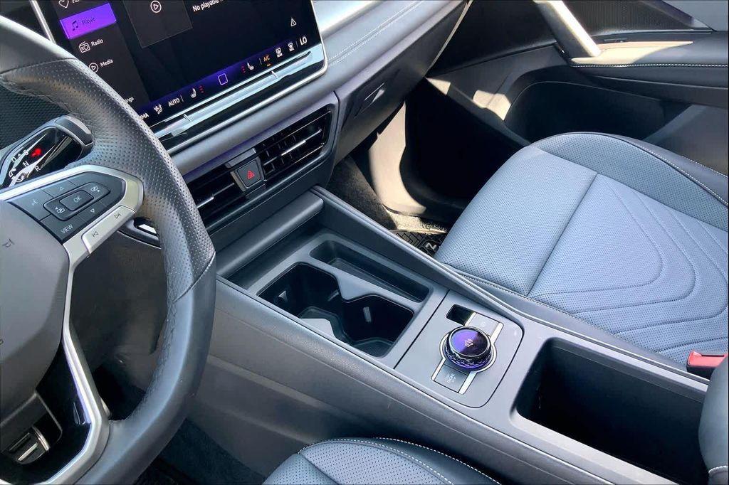 used 2025 Volkswagen Tiguan car, priced at $35,215