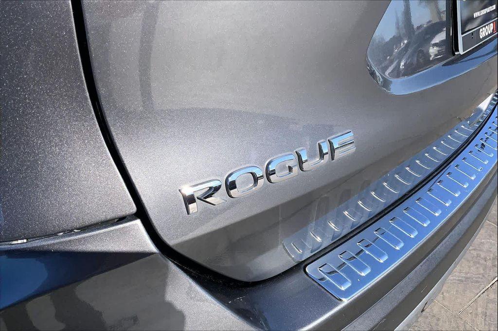 used 2018 Nissan Rogue car, priced at $15,215