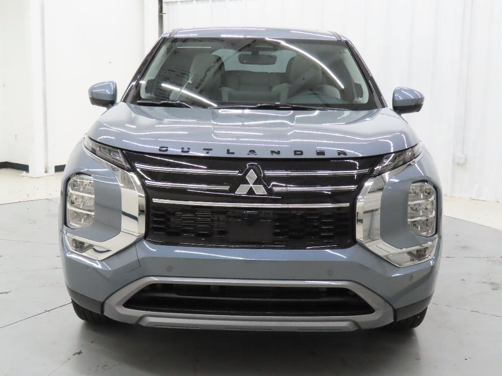 new 2026 Mitsubishi Outlander car, priced at $33,335