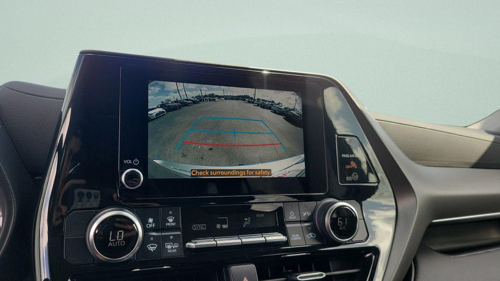 used 2023 Toyota Highlander car, priced at $32,862