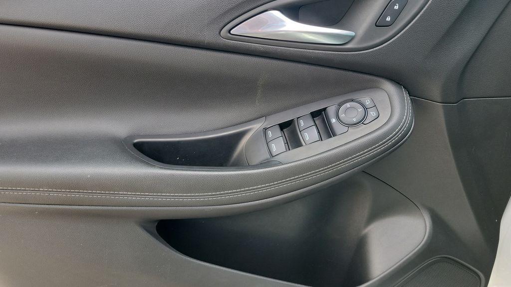 used 2024 Buick Encore GX car, priced at $17,999