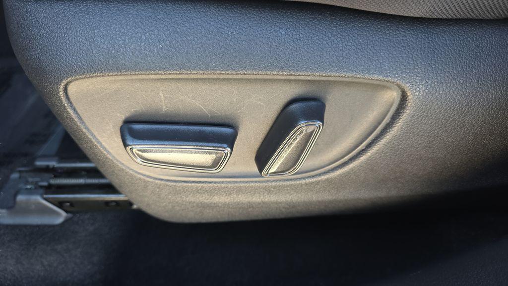 used 2024 Toyota Highlander car, priced at $31,669