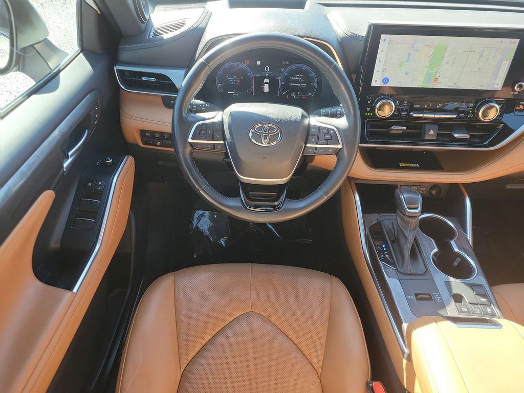 used 2023 Toyota Highlander car, priced at $36,130