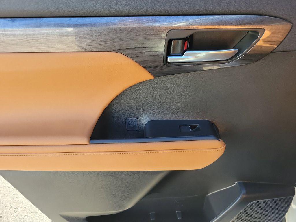 used 2023 Toyota Highlander car, priced at $36,130