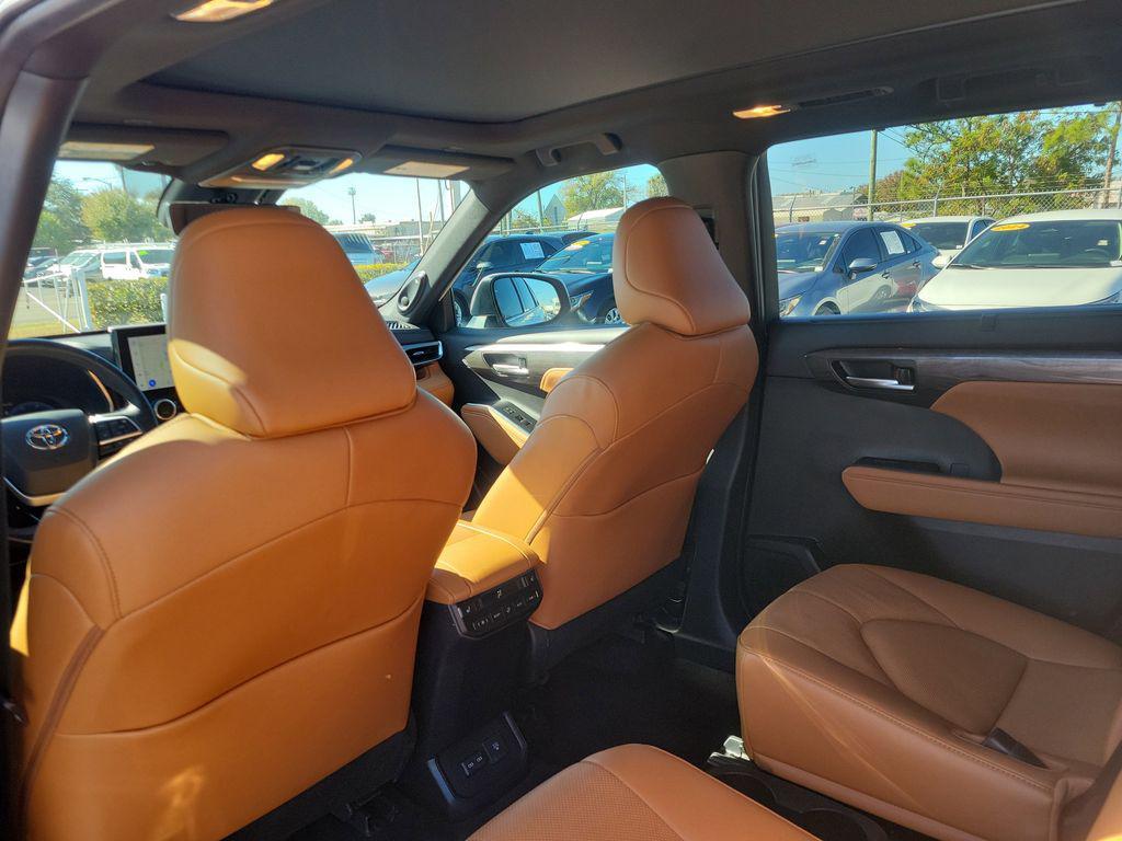used 2023 Toyota Highlander car, priced at $36,130