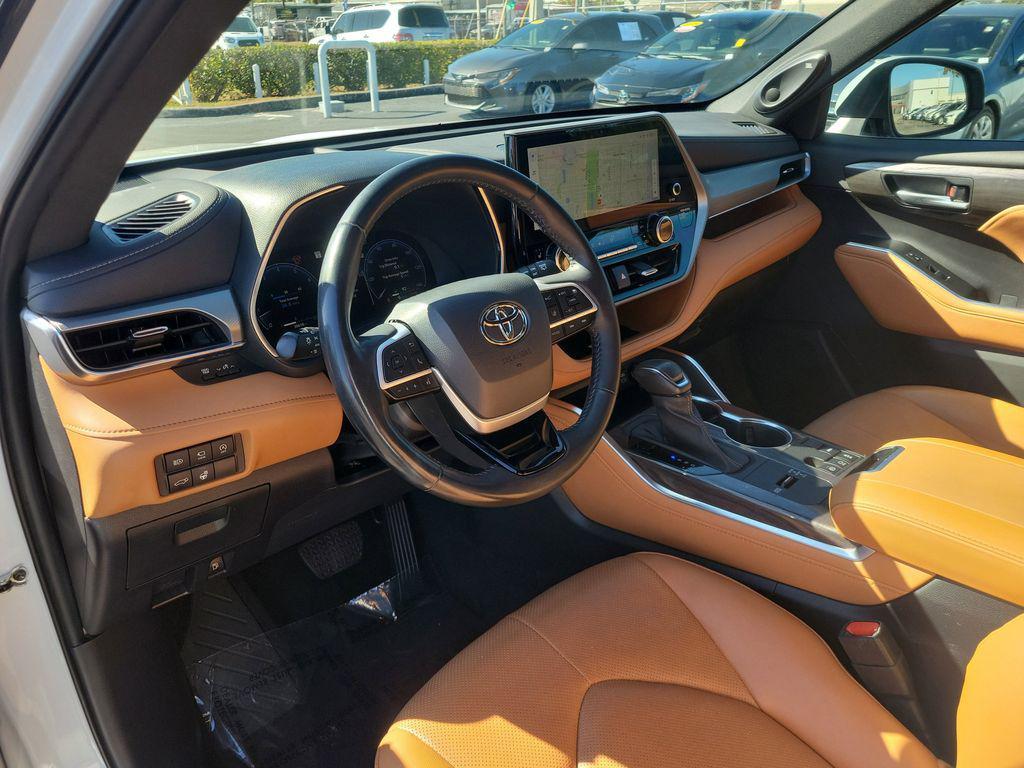 used 2023 Toyota Highlander car, priced at $36,130