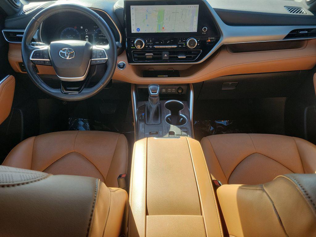 used 2023 Toyota Highlander car, priced at $36,130