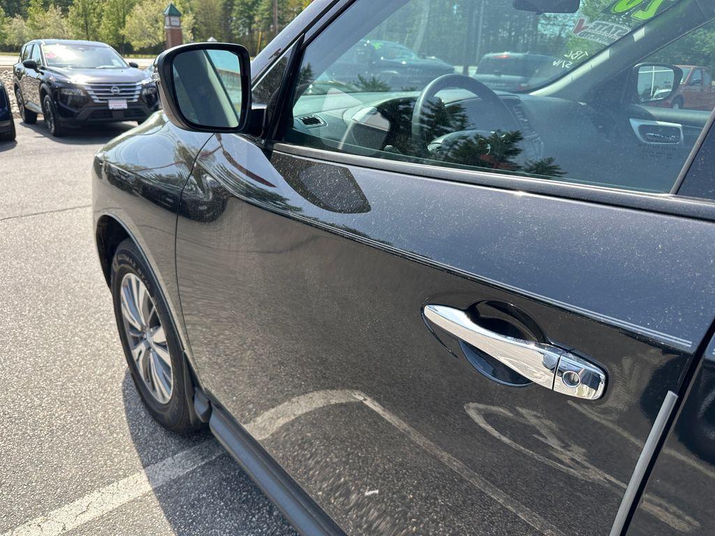 used 2020 Nissan Pathfinder car, priced at $17,548