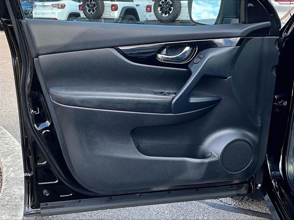 used 2022 Nissan Rogue Sport car, priced at $21,212