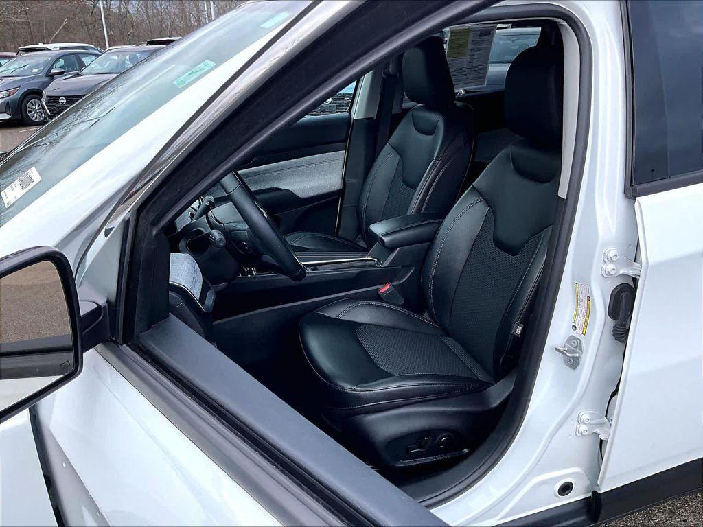 used 2022 Jeep Compass car, priced at $19,191