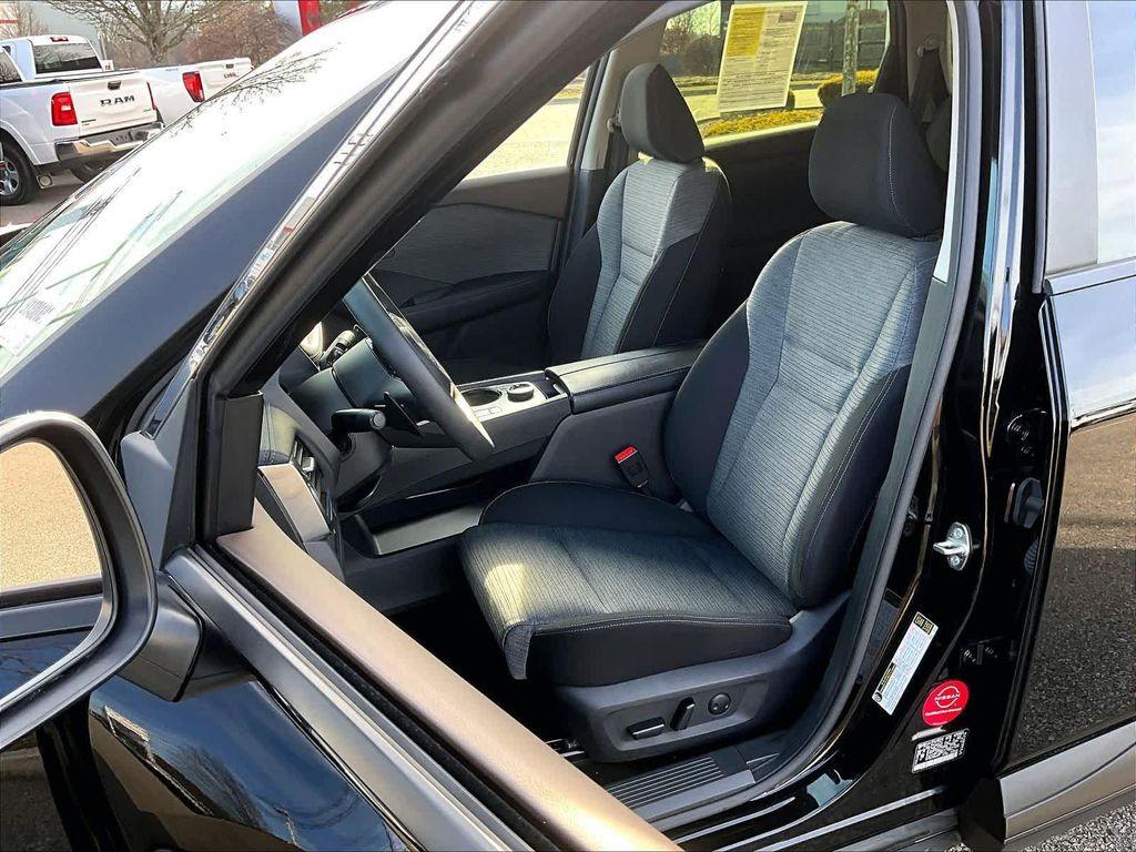 used 2023 Nissan Rogue car, priced at $22,222