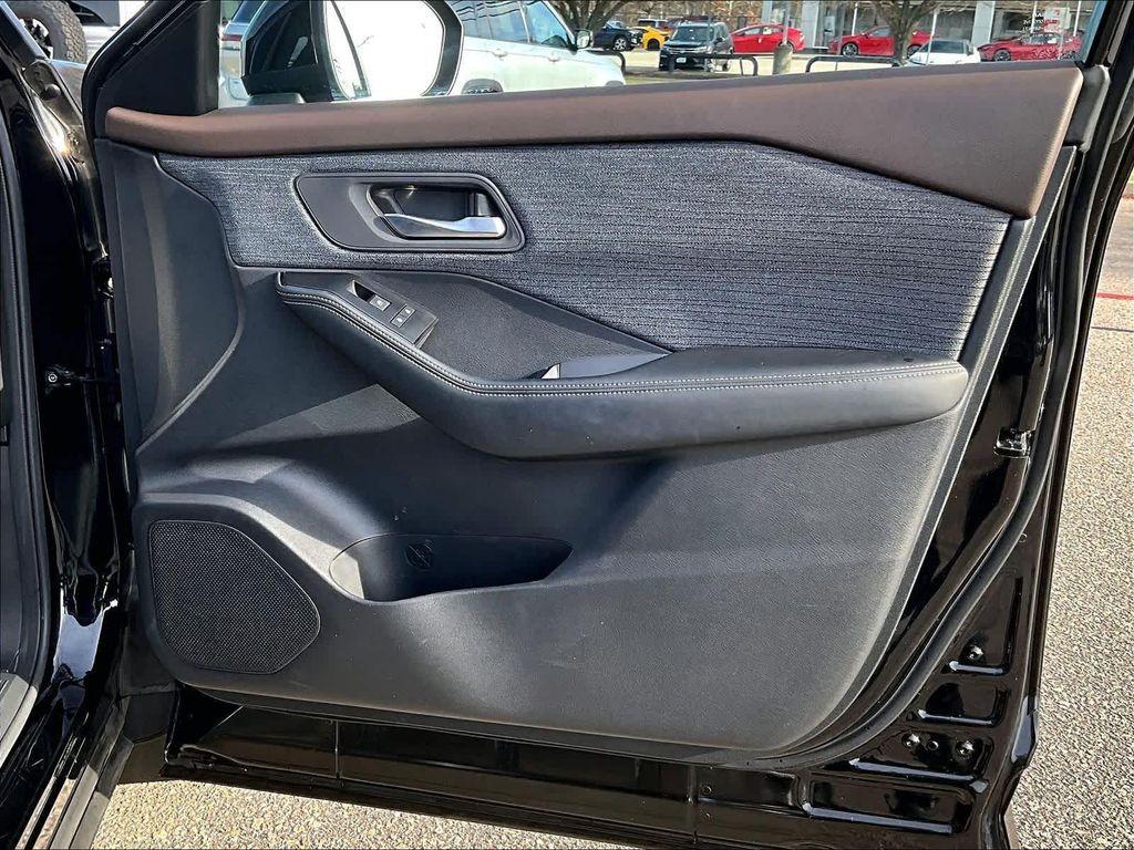 used 2023 Nissan Rogue car, priced at $22,222