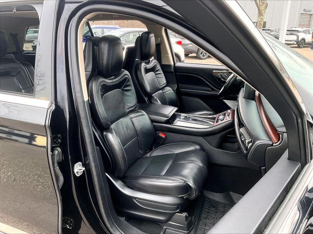 used 2022 Lincoln Aviator car, priced at $40,169