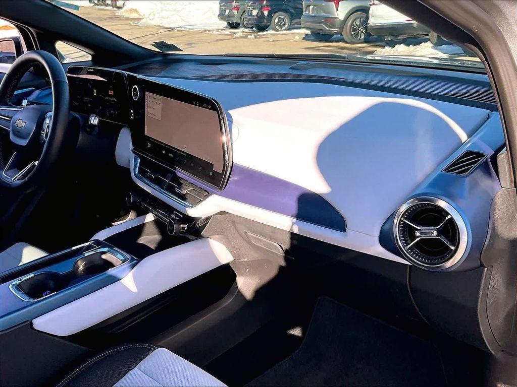 used 2025 Chevrolet Equinox EV car