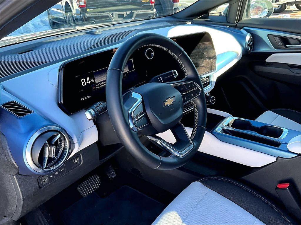 used 2025 Chevrolet Equinox EV car