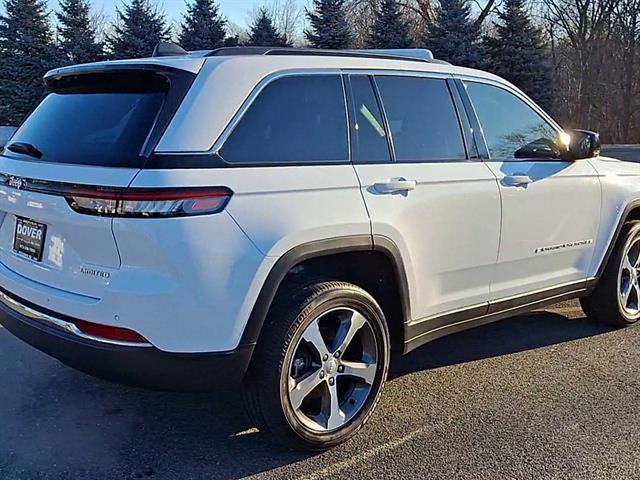 used 2024 Jeep Grand Cherokee car, priced at $37,090
