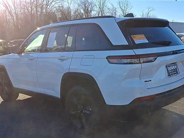 used 2024 Jeep Grand Cherokee car, priced at $35,310