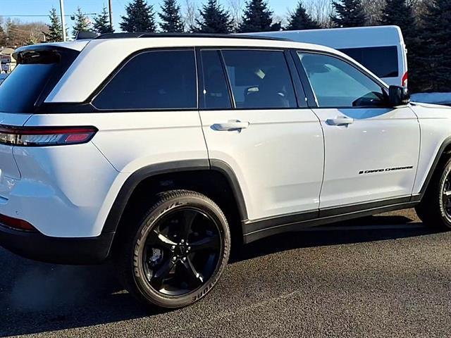 used 2024 Jeep Grand Cherokee car, priced at $35,310