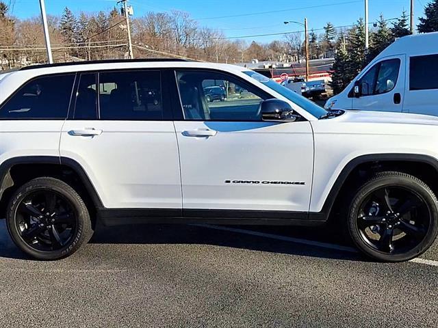 used 2024 Jeep Grand Cherokee car, priced at $35,310
