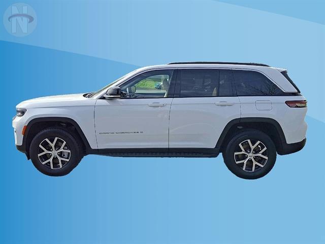 used 2025 Jeep Grand Cherokee car, priced at $38,888