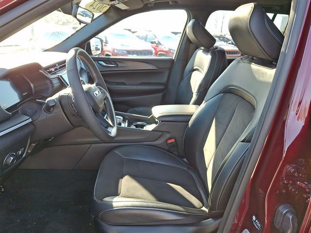 used 2024 Jeep Grand Cherokee car, priced at $35,490