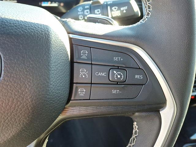 used 2024 Jeep Grand Cherokee car, priced at $35,490