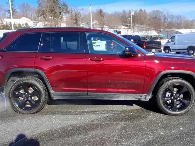 used 2024 Jeep Grand Cherokee car, priced at $35,490