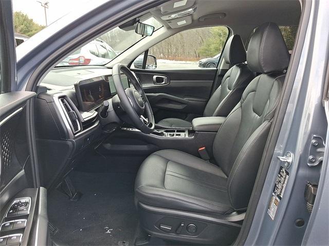 used 2025 Kia Sorento car, priced at $31,995