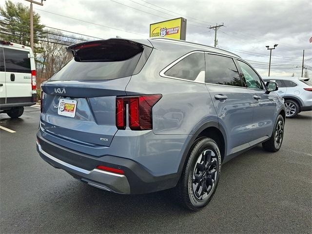 used 2025 Kia Sorento car, priced at $31,995