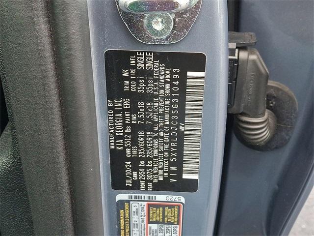 used 2025 Kia Sorento car, priced at $31,995