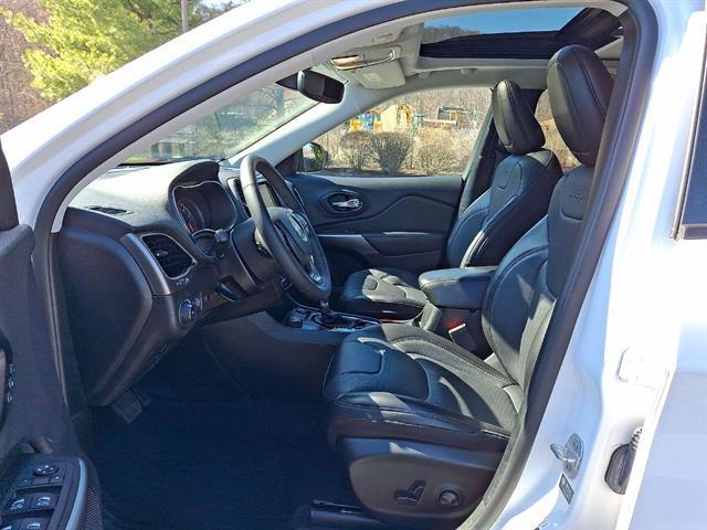 used 2022 Jeep Cherokee car, priced at $24,995