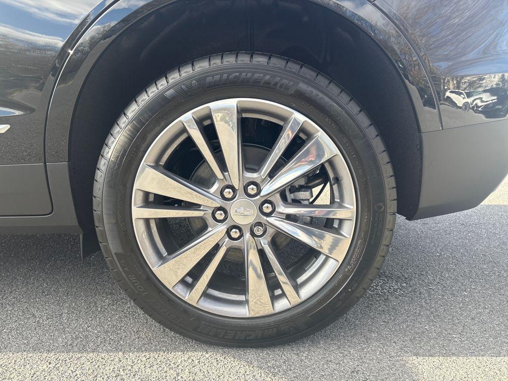 new 2026 Cadillac XT5 car, priced at $58,095