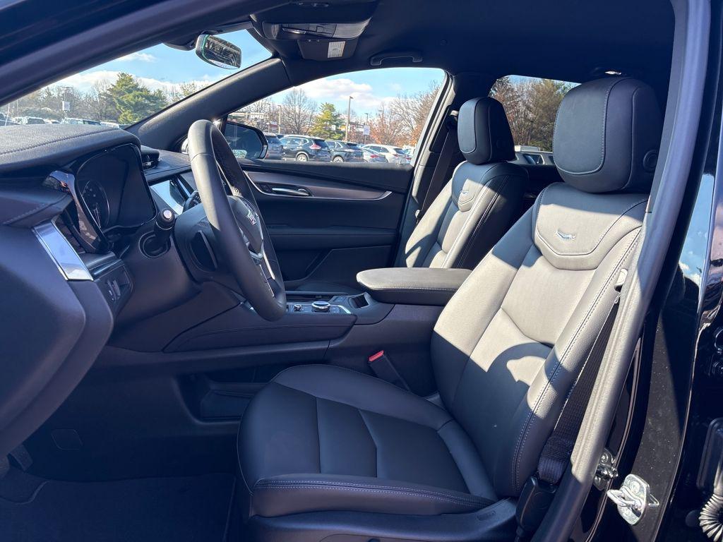 new 2026 Cadillac XT5 car, priced at $47,815