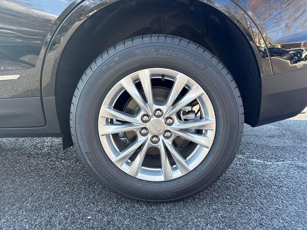 new 2026 Cadillac XT5 car, priced at $47,815