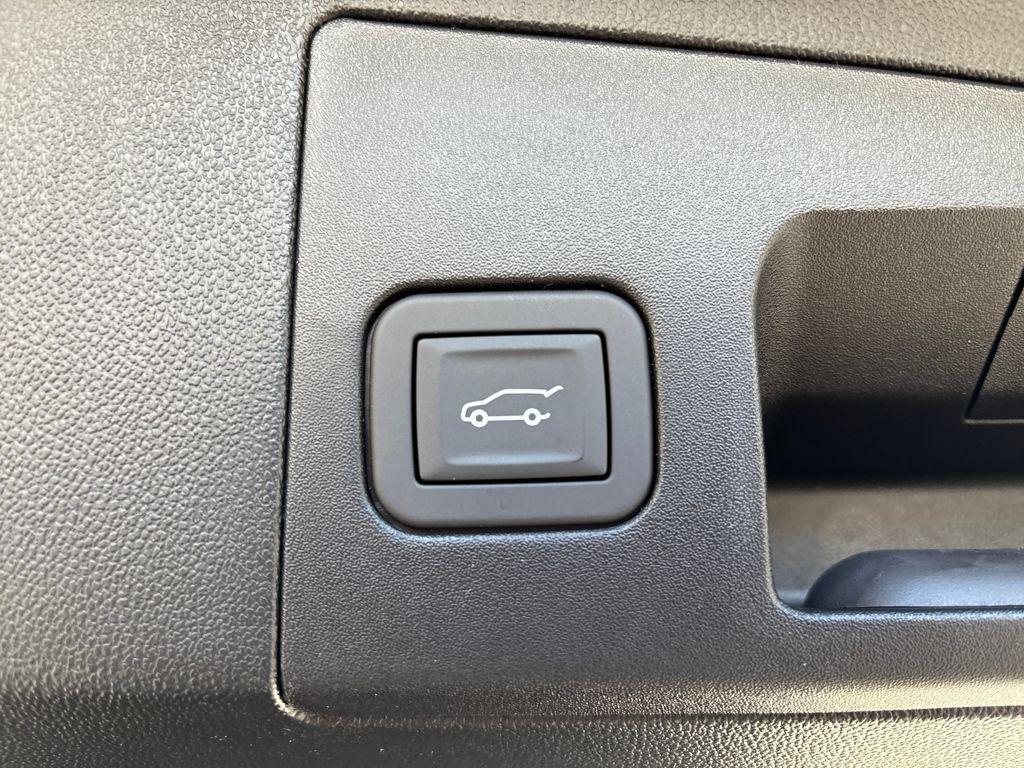 new 2026 Cadillac XT5 car, priced at $47,815