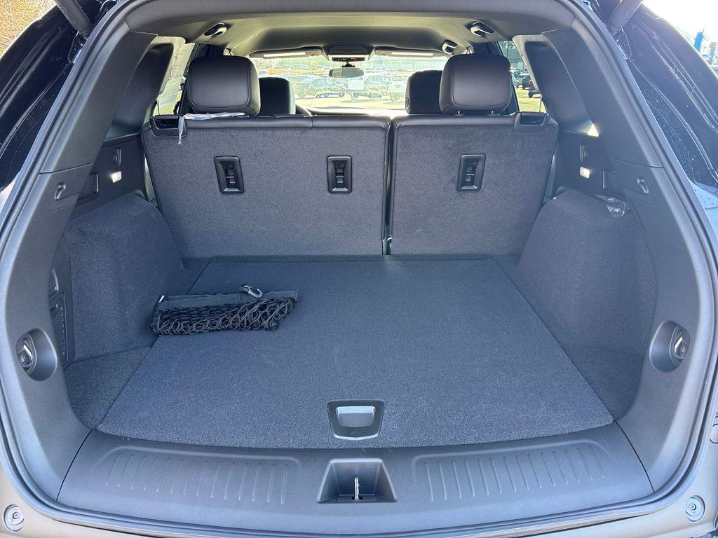 new 2026 Cadillac XT5 car, priced at $47,815