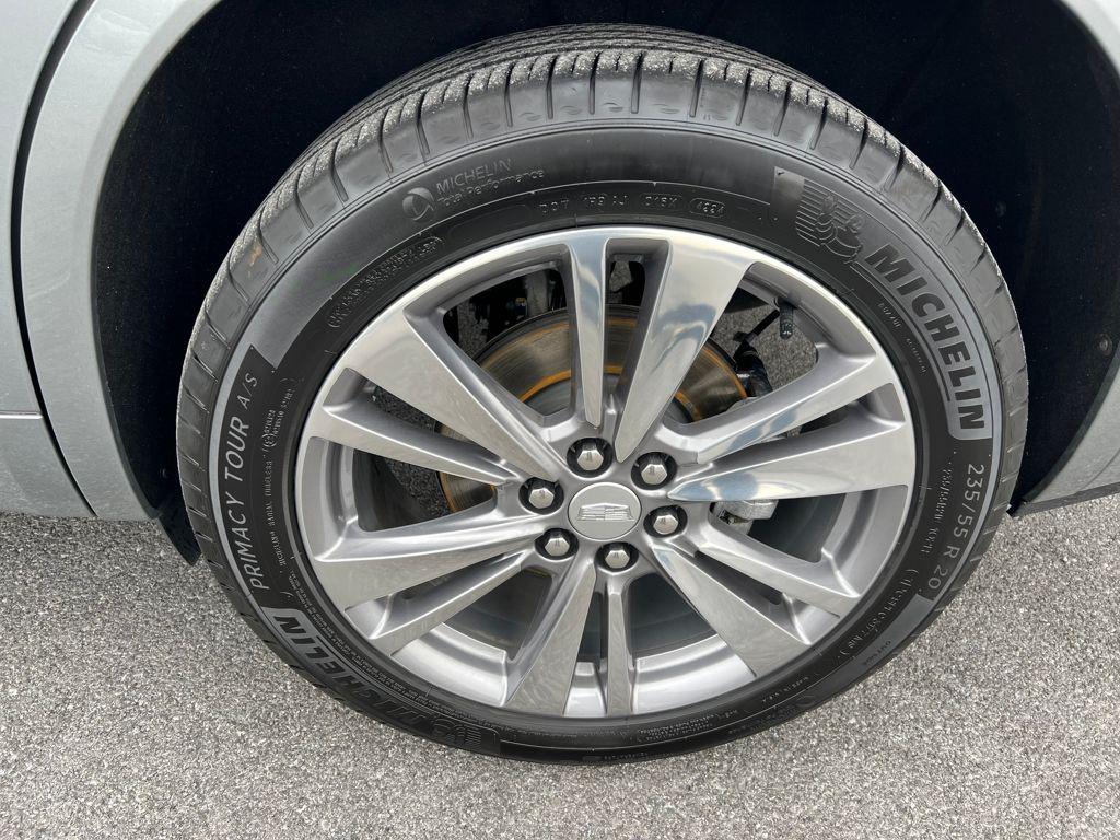 used 2025 Cadillac XT6 car, priced at $45,595