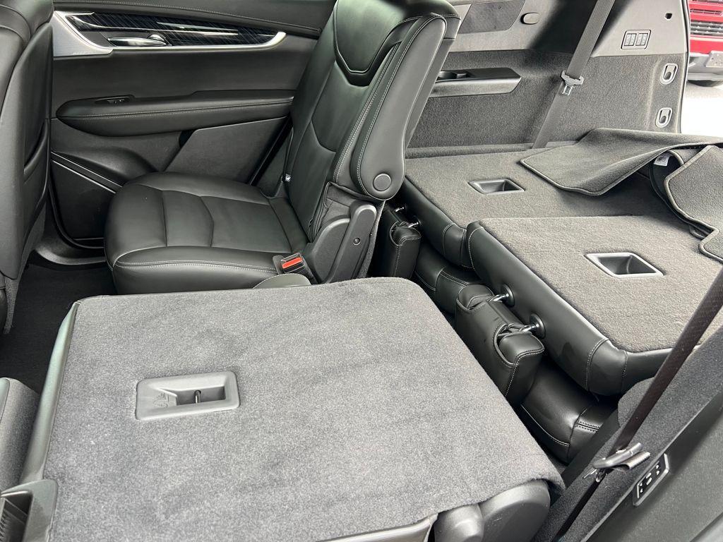 used 2025 Cadillac XT6 car, priced at $45,595