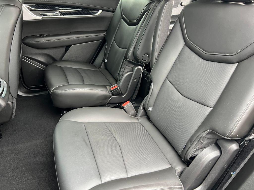 used 2025 Cadillac XT6 car, priced at $45,595