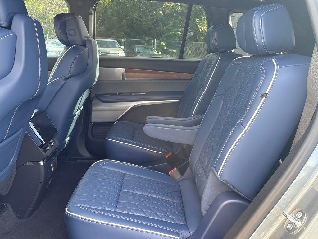 new 2026 Cadillac VISTIQ car, priced at $94,090