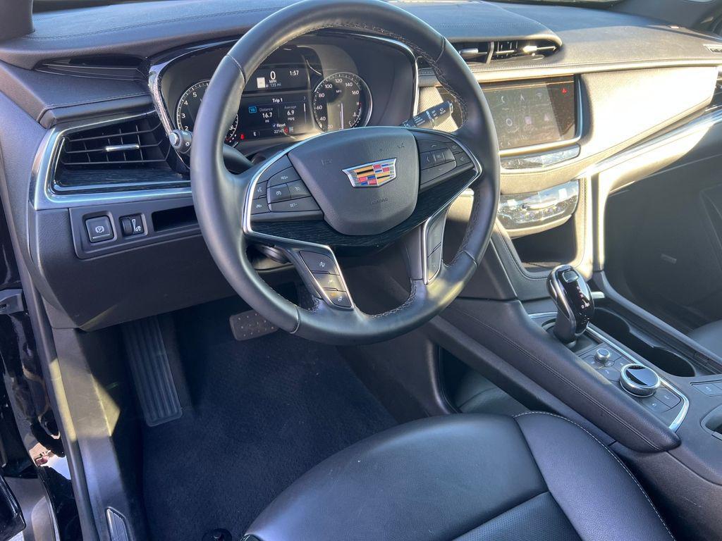 used 2025 Cadillac XT5 car, priced at $39,995
