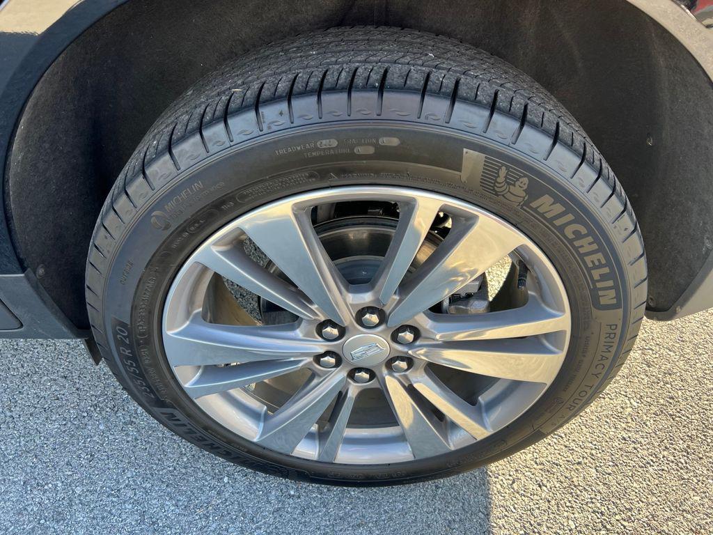 used 2025 Cadillac XT5 car, priced at $39,995