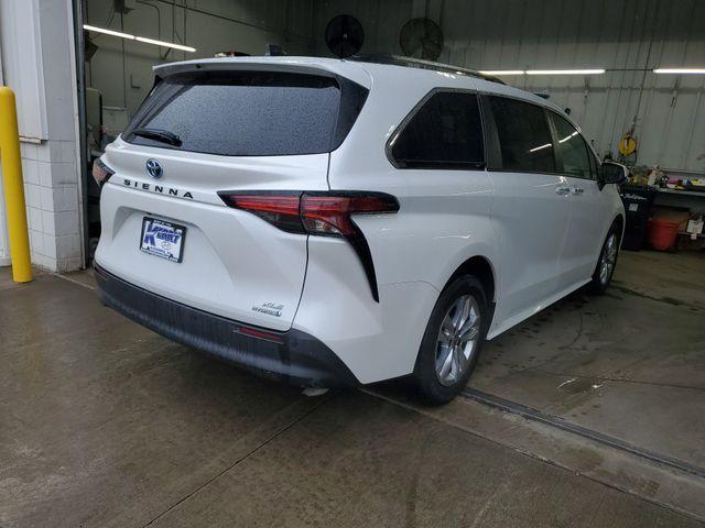 used 2022 Toyota Sienna car, priced at $39,995