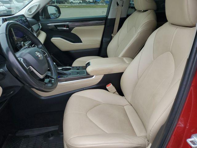 used 2023 Toyota Highlander Hybrid car, priced at $34,995