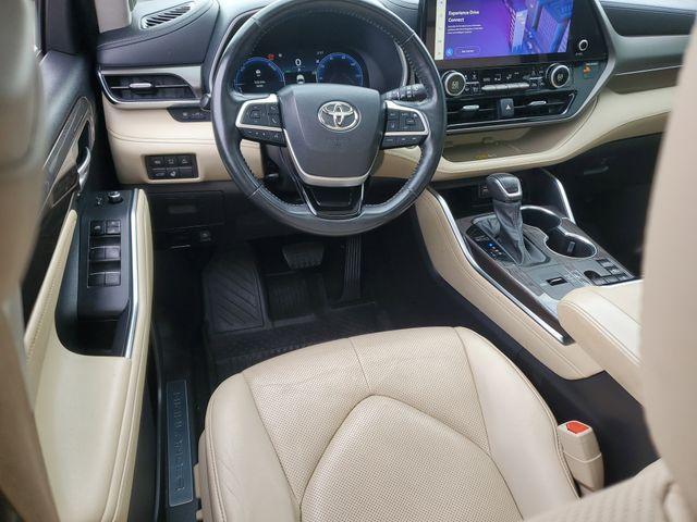 used 2023 Toyota Highlander Hybrid car, priced at $34,995
