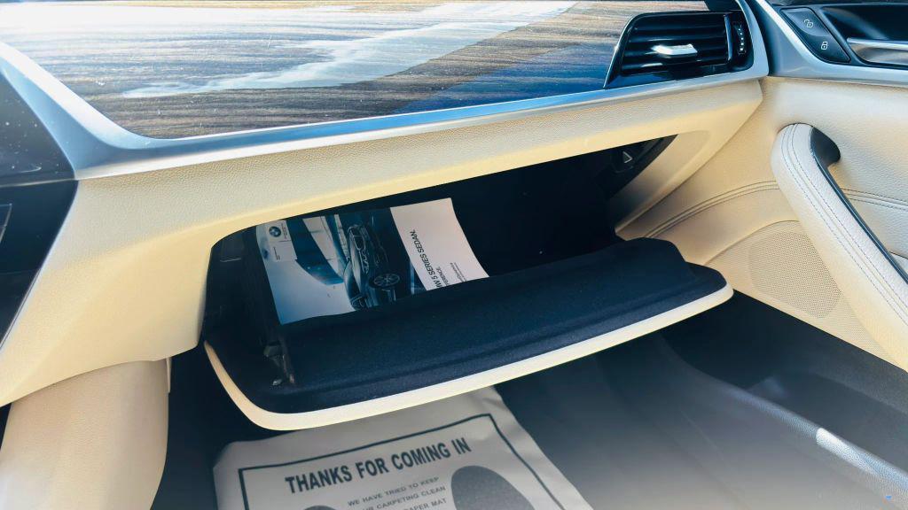 BMW 5 Series view 18