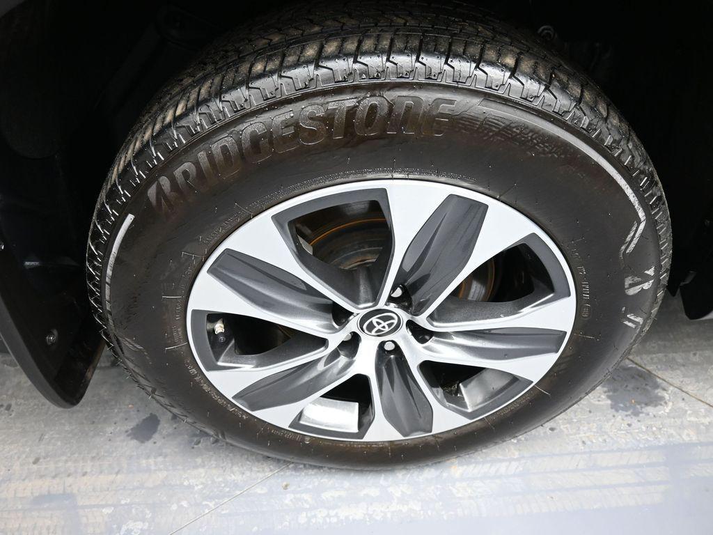 used 2025 Toyota Highlander Hybrid car, priced at $49,000