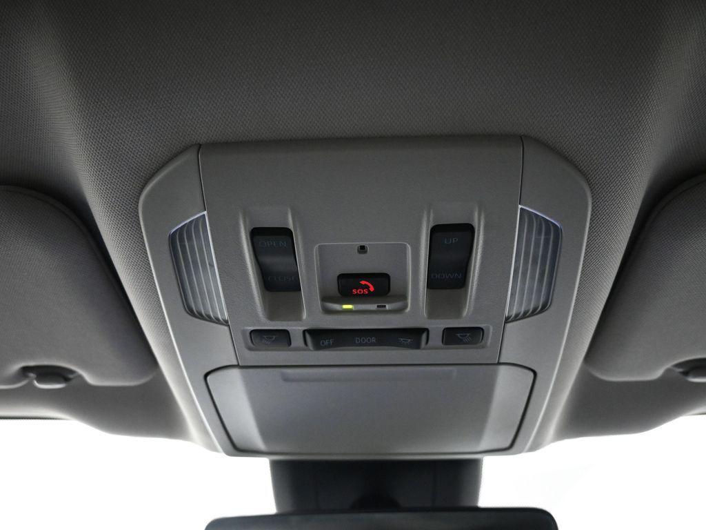 used 2025 Toyota Highlander Hybrid car, priced at $49,000